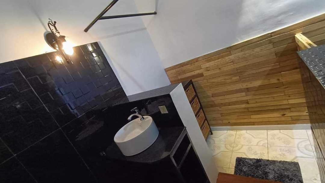 Hotel Little Susie Double Or Twin Phnom Penh Esterno foto