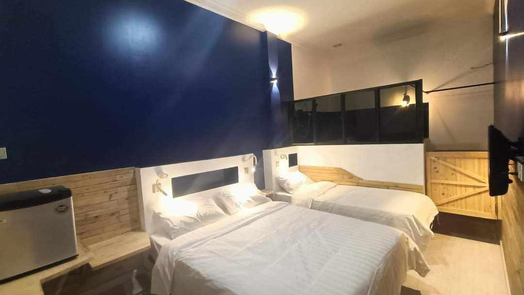 Hotel Little Susie Double Or Twin Phnom Penh Esterno foto